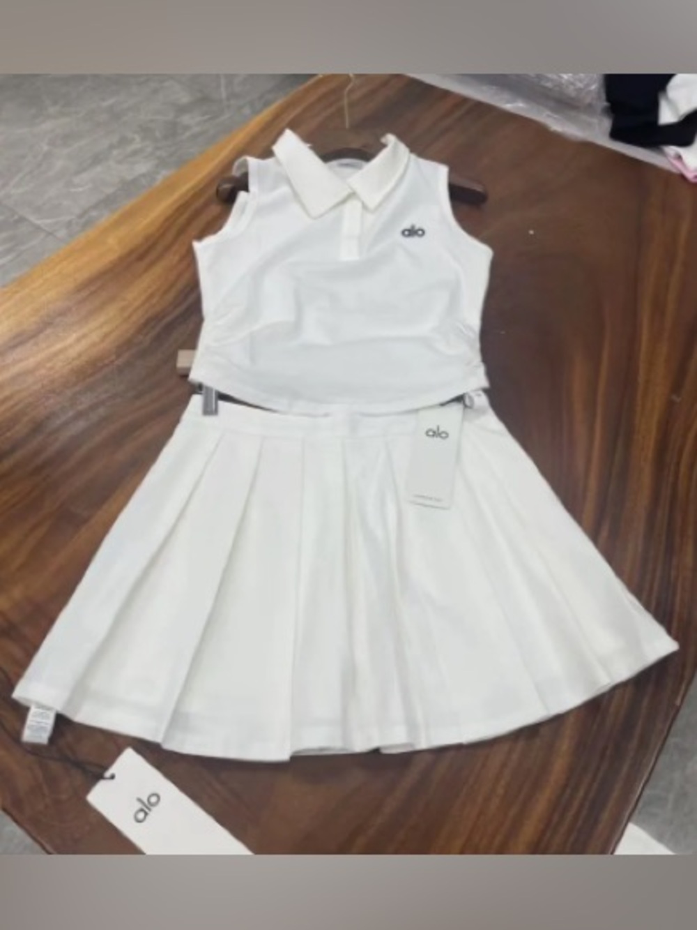 ALO Yoga White Women's Pleated Skirt Set